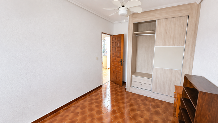 Image No.11-3 Bed Townhouse for sale