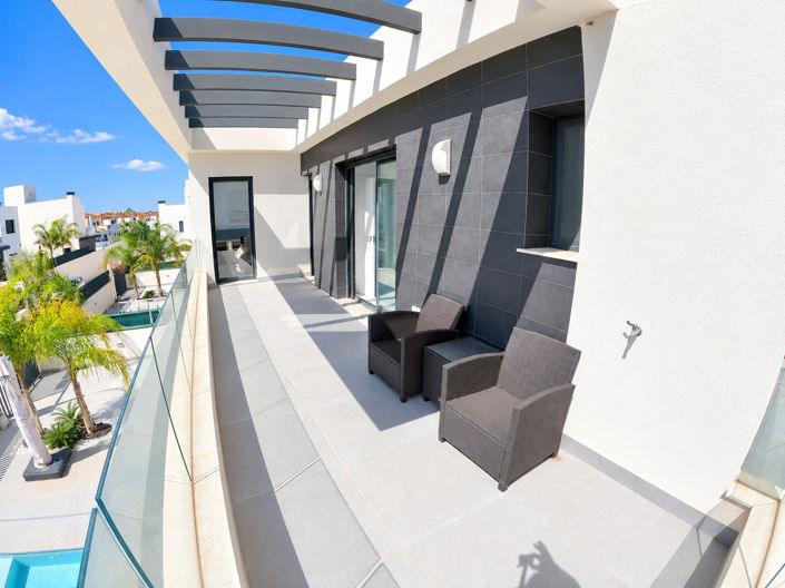 Image No.17-4 Bed Villa for sale