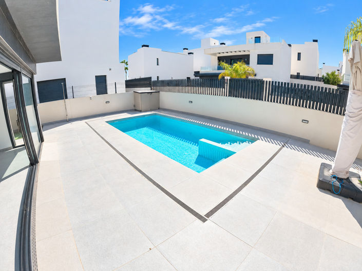 Image No.19-4 Bed Villa for sale