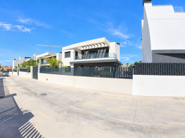 Image No.21-4 Bed Villa for sale