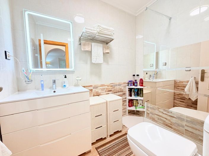 Image No.10-2 Bed Apartment for sale