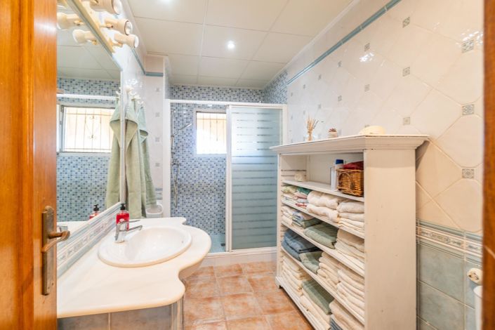 Image No.15-4 Bed Villa for sale