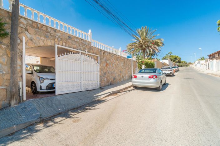 Image No.46-4 Bed Villa for sale