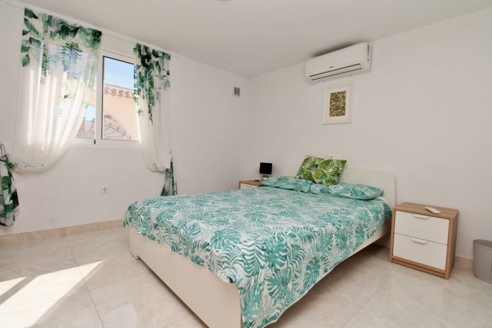 Image No.26-4 Bed Villa for sale