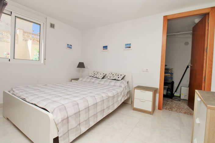 Image No.28-4 Bed Villa for sale