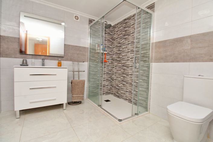 Image No.30-4 Bed Villa for sale