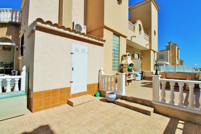 Image No.31-3 Bed Townhouse for sale