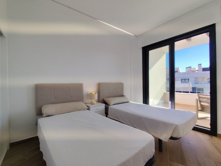 Image No.17-3 Bed Apartment for sale