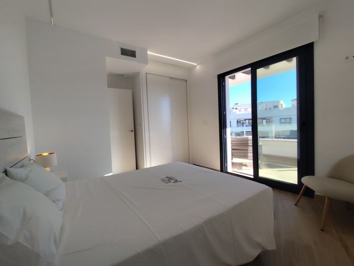 Image No.23-3 Bed Apartment for sale