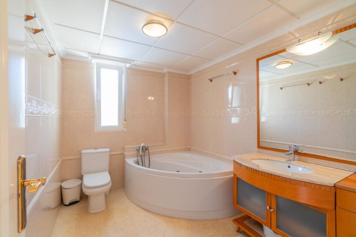 Image No.22-5 Bed Villa for sale