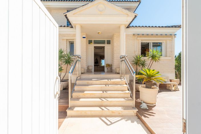 Image No.5-5 Bed Villa for sale