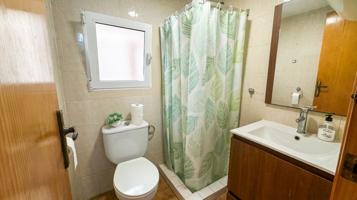 Image No.19-2 Bed Townhouse for sale