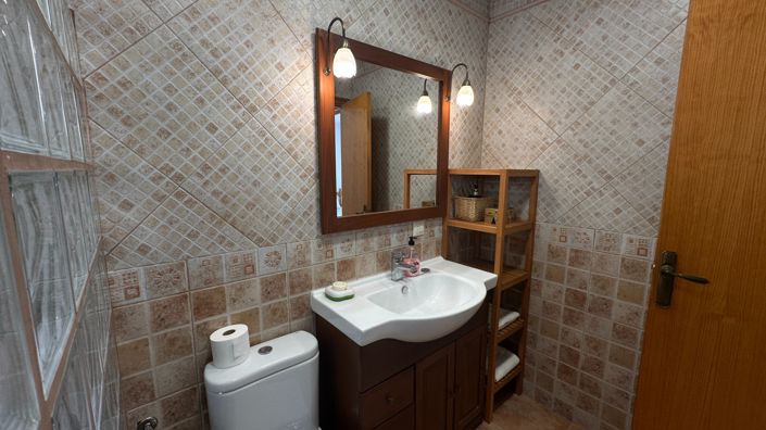Image No.31-2 Bed Townhouse for sale