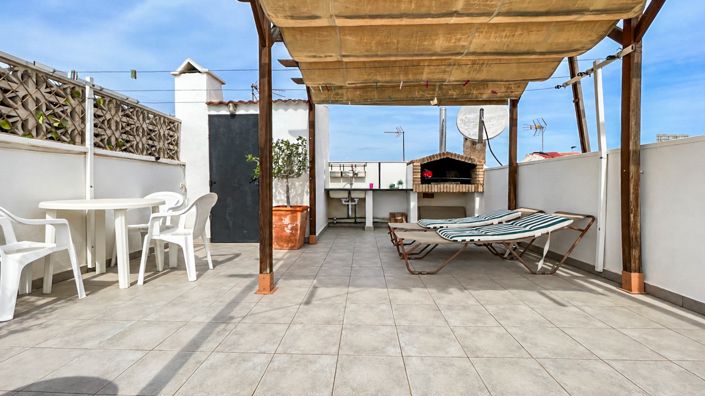 Image No.25-3 Bed Townhouse for sale