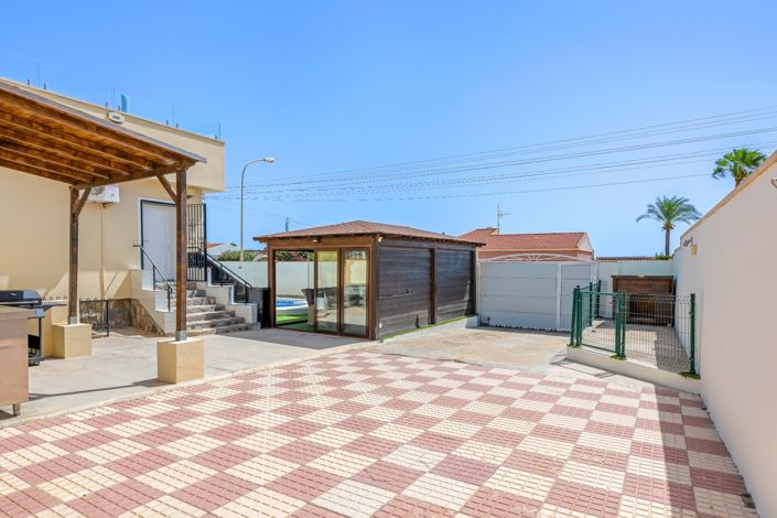 Image No.10-5 Bed Villa for sale