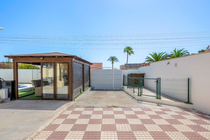 Image No.11-5 Bed Villa for sale