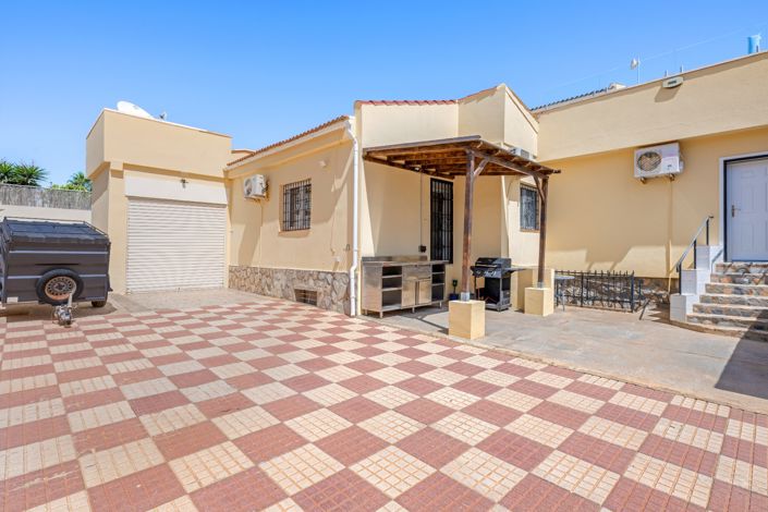Image No.12-5 Bed Villa for sale