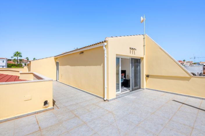Image No.42-5 Bed Villa for sale