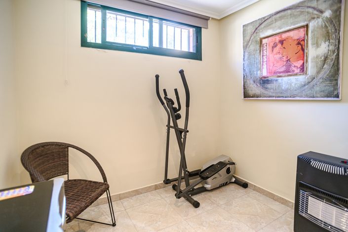 Image No.18-4 Bed Townhouse for sale