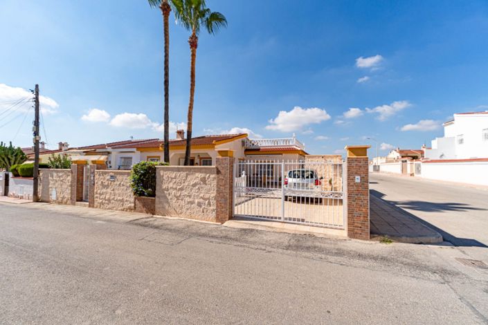 Image No.2-4 Bed Townhouse for sale