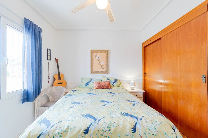 Image No.18-4 Bed Townhouse for sale