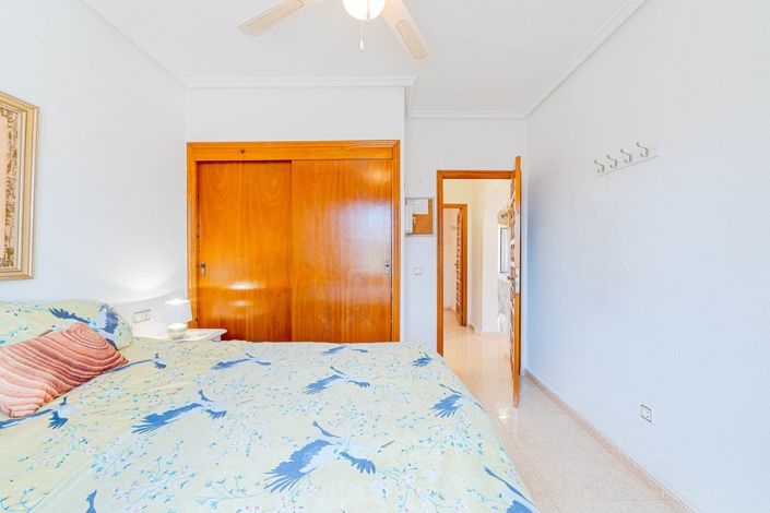 Image No.19-4 Bed Townhouse for sale