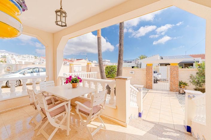 Image No.23-4 Bed Townhouse for sale