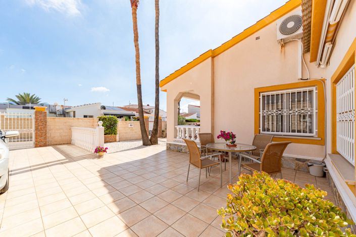 Image No.32-4 Bed Townhouse for sale