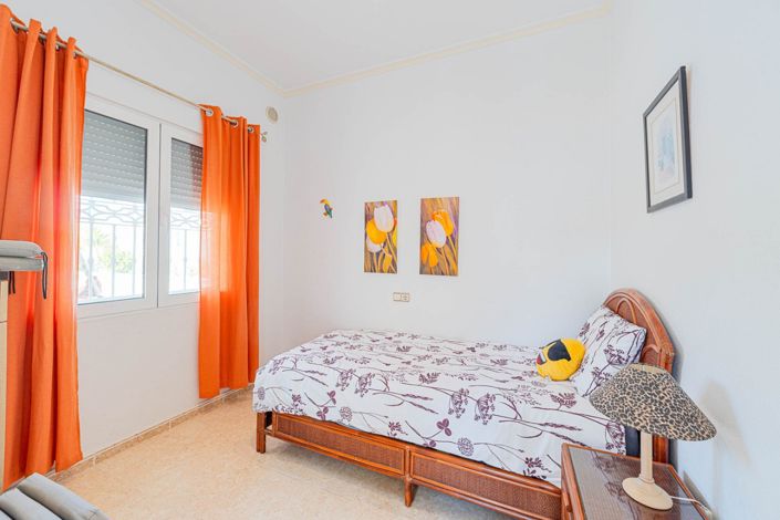 Image No.38-4 Bed Townhouse for sale
