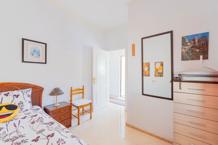 Image No.40-4 Bed Townhouse for sale