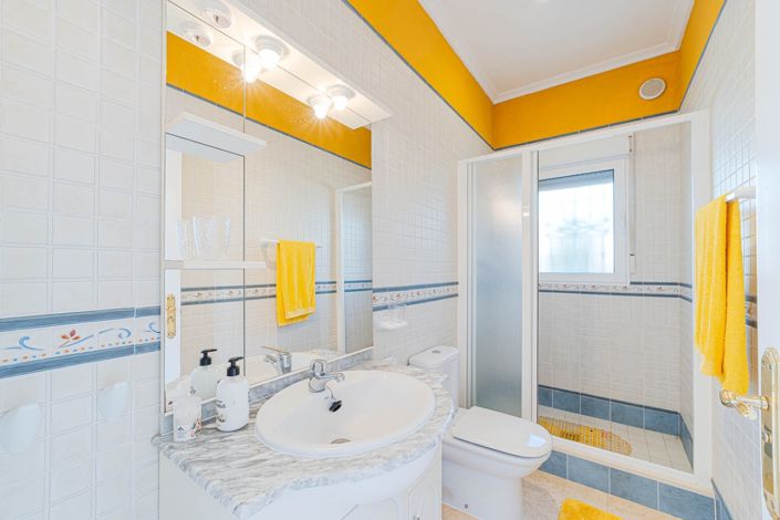 Image No.41-4 Bed Townhouse for sale