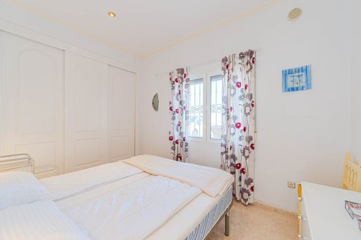 Image No.43-4 Bed Townhouse for sale