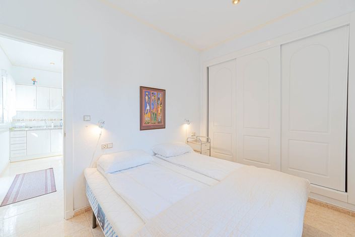 Image No.44-4 Bed Townhouse for sale
