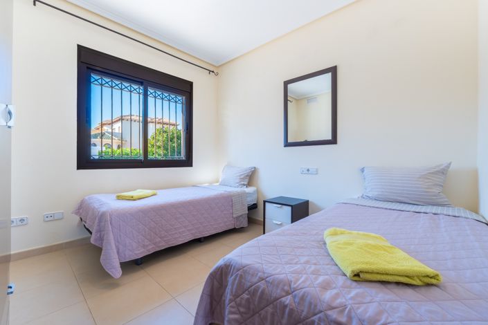 Image No.10-3 Bed Townhouse for sale