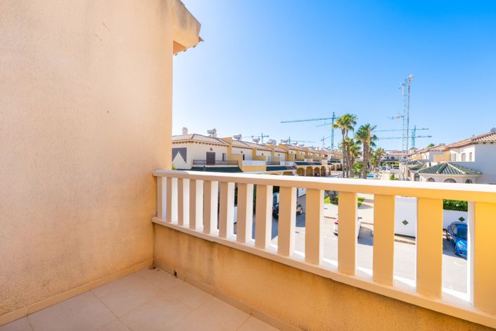 Image No.23-3 Bed Townhouse for sale