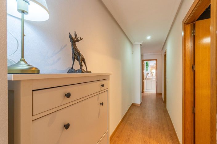 Image No.20-3 Bed Apartment for sale