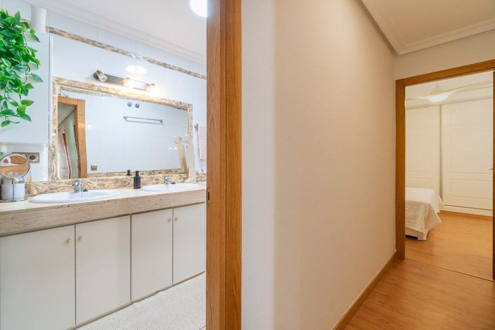 Image No.25-3 Bed Apartment for sale
