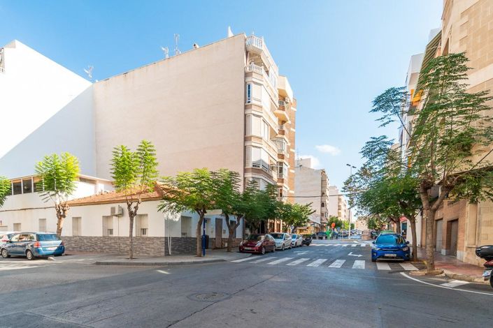 Image No.34-3 Bed Apartment for sale