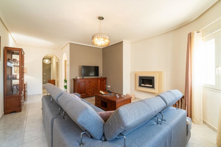 Image No.2-3 Bed Villa for sale