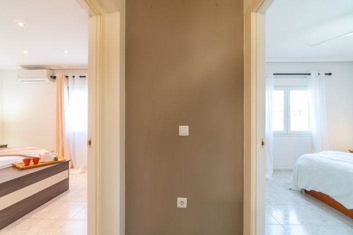 Image No.27-3 Bed Villa for sale