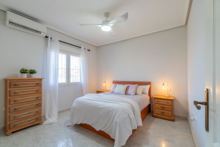 Image No.28-3 Bed Villa for sale