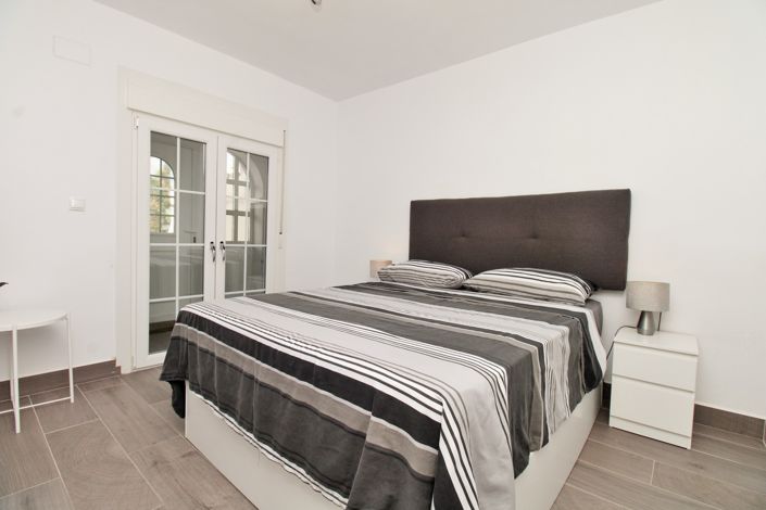 Image No.14-3 Bed Townhouse for sale