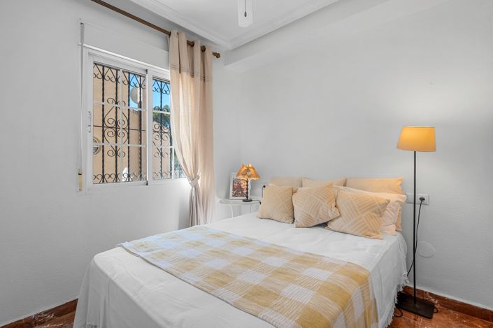 Image No.20-3 Bed Townhouse for sale