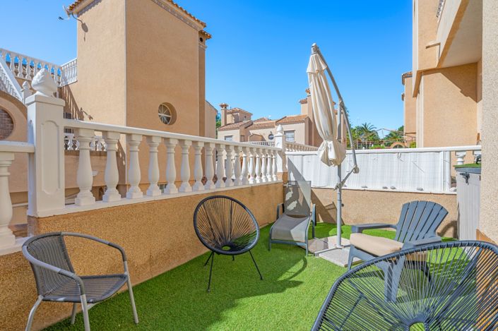 Image No.26-3 Bed Townhouse for sale