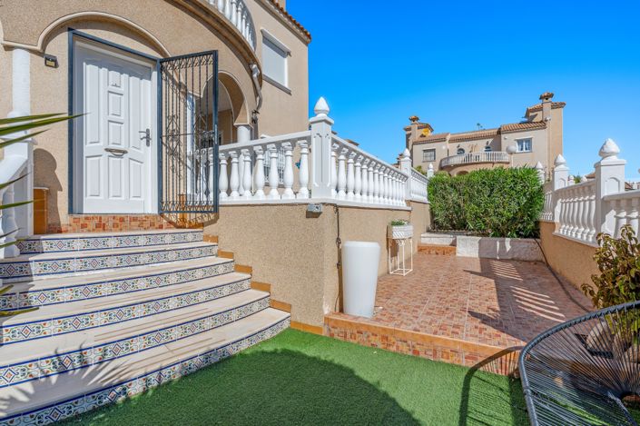 Image No.5-3 Bed Townhouse for sale