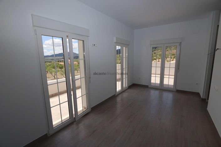 Image No.16-4 Bed Villa for sale