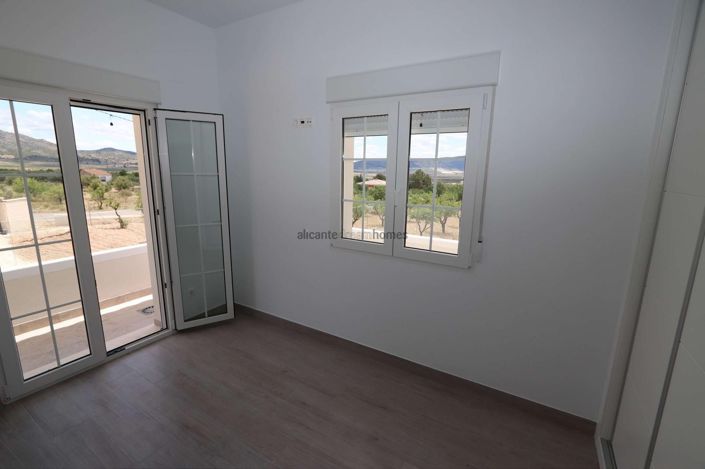 Image No.17-4 Bed Villa for sale