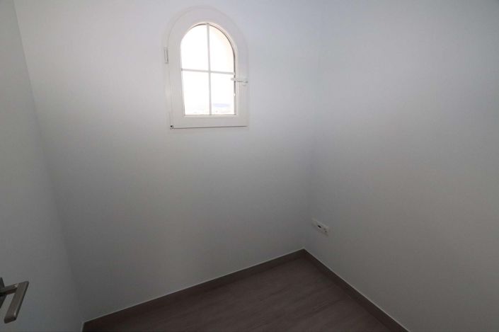 Image No.20-4 Bed Villa for sale