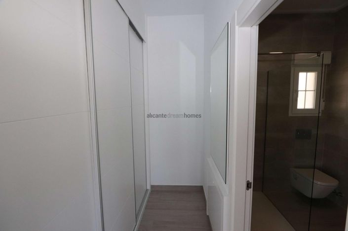 Image No.21-4 Bed Villa for sale