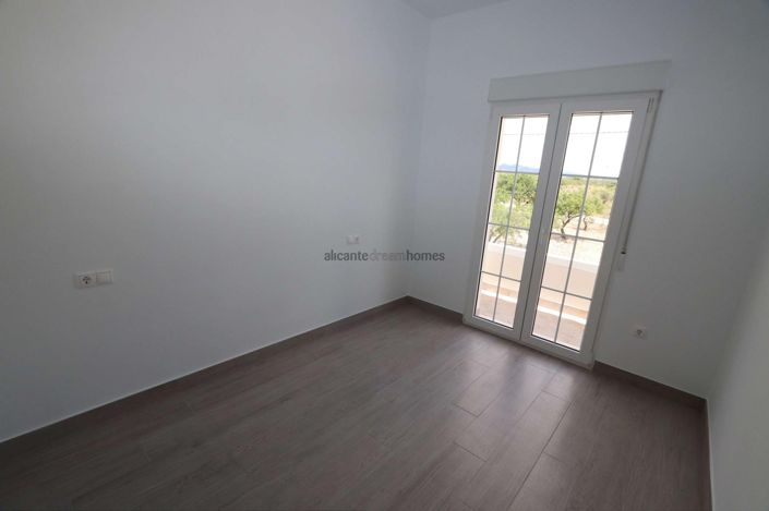 Image No.24-4 Bed Villa for sale